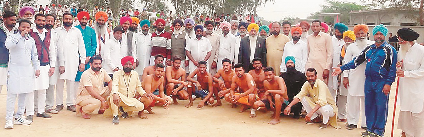 2 ਰੋਜ਼ਾ ਕਬੱਡੀ ਟੂਰਨਾਮੈਂਟ ''ਚ ਪਿੰਡ ਮੱਲਾ ਦੀ ਟੀਮ ਨੇ ਮਾਰੀ ਬਾਜ਼ੀ