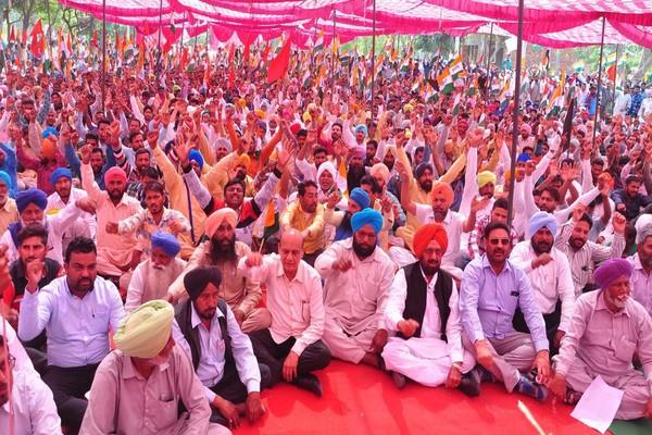 the sky rocked slogans raised in the city of chief minister