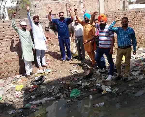 embarrassed slogans against municipal councils