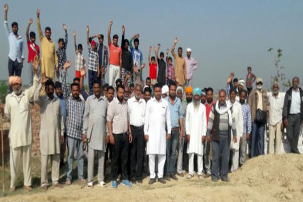 christian community protested by illegal occupation of cemetery
