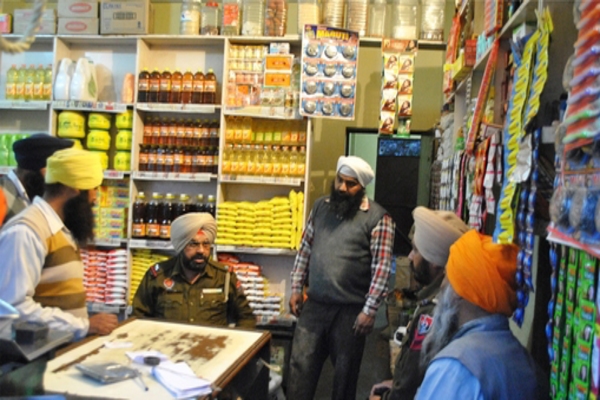 ਜਾਅਲੀ ਖਲ ਵੇਚਣ ਵਾਲੀਆਂ ਦੁਕਾਨਾਂ ''ਤੇ ਛਾਪਾਮਾਰੀ