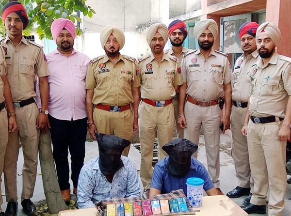 ਏ. ਟੀ. ਐੱਮ. ਕਾਰਡ ਬਦਲ ਕੇ ਪੈਸੇ ਕਢਵਾਉਣ ਵਾਲੇ ਦੋ ਕਾਬੂ