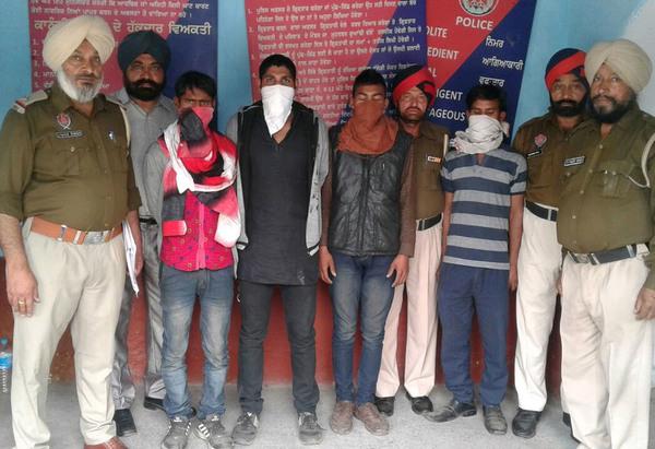g   r  p  members of the gang robbers arrested