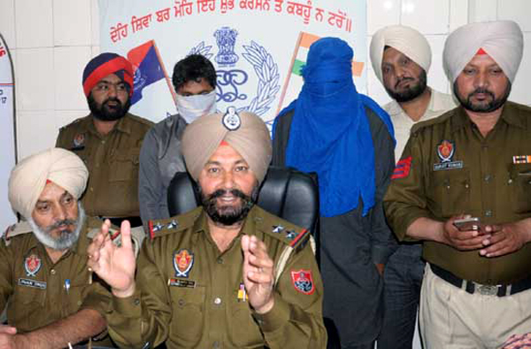 ਅਫੀਮ ਸਮੱਗਲਿੰਗ ਕਰਨ ਵਾਲੇ 2 ਕਾਬੂ