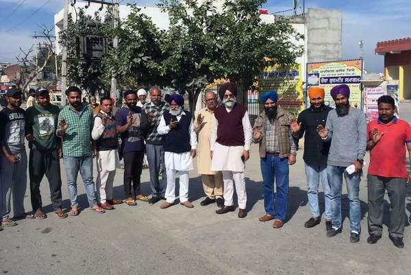 sad workers protest protest against captain govt