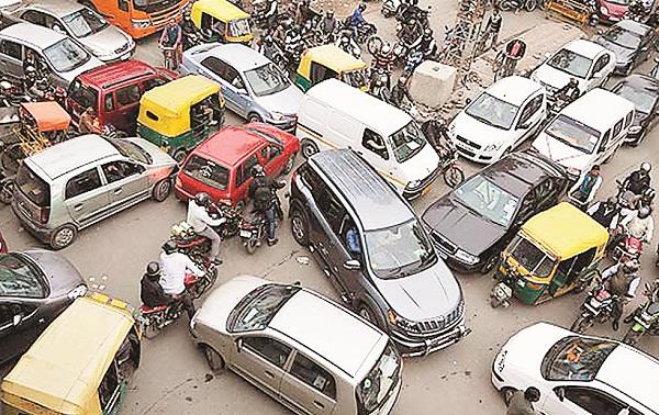 life in narrow streets  rising vehicles and stress
