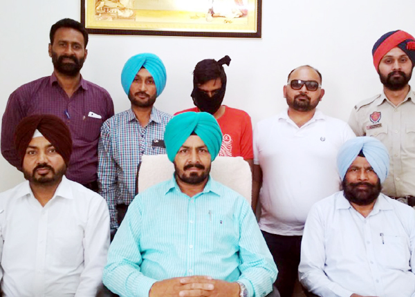 ਪੁਲਸ ਹੱਥ ਲੱਗੀ ਸਫਲਤਾ 25 ਲੱਖ ਦੀ ਹੈਰੋਇਨ ਸਣੇ ਗ੍ਰਿਫਤਾਰ