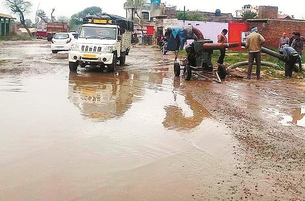 moga road national highway made pond