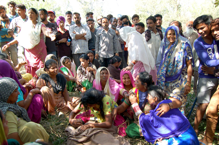 ਪੁਲਸ ਤੋਂ ਪ੍ਰੇਸ਼ਾਨ ਵਿਅਕਤੀ ਨੇ ਫਾਹਾ ਲੈ ਕੇ ਕੀਤੀ ਆਤਮ-ਹੱਤਿਆ