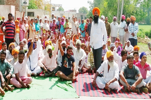 ਦਲਿਤਾਂ ਕੀਤੀ ਫੂਡ ਸਪਲਾਈ ਮਹਿਕਮੇ ਖਿਲਾਫ ਨਾਅਰੇਬਾਜ਼ੀ