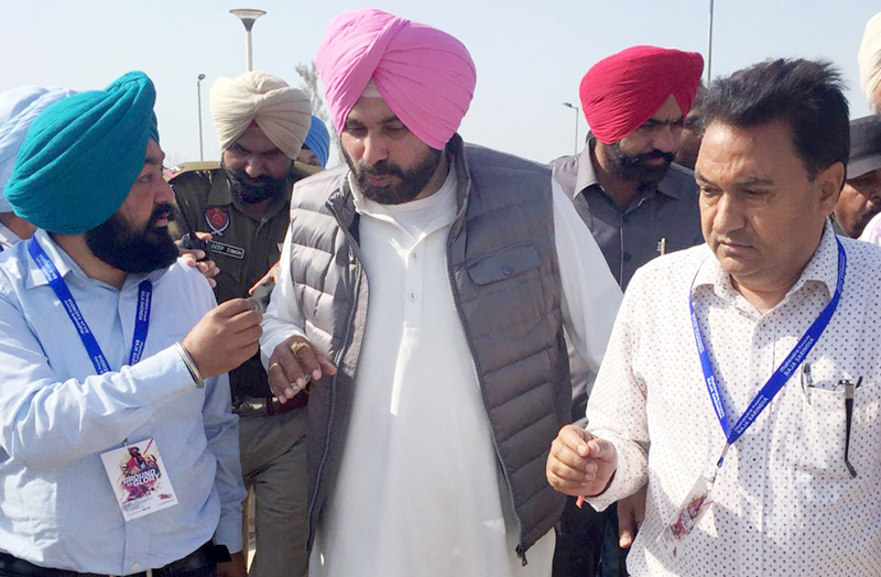 10 ਸਾਲ ਰਾਜ ਕਰਨ ਵਾਲੇ ਹੁਣ ਸੁਖਬੀਰ ਬਾਦਲ 2 ਮਹੀਨਿਆਂ ਦੀ ਮੰਗ ਰਹੇ ਹਨ ਭੀਖ