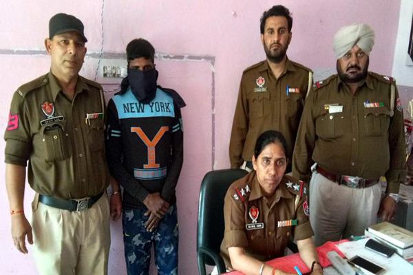 2 arrested including drug pills and capsules