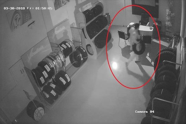 the thieves broke the tire showroom jeeps