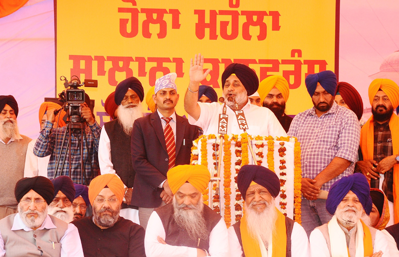 ਕਾਂਗਰਸ ਸਰਕਾਰ ਜਲਦੀ ਹੀ ਲਾ ਰਹੀ ਹੈ ਕਿਸਾਨਾਂ ''ਤੇ ਬਿਜਲੀ ਦੇ ਬਿੱਲ : ਸੁਖਬੀਰ