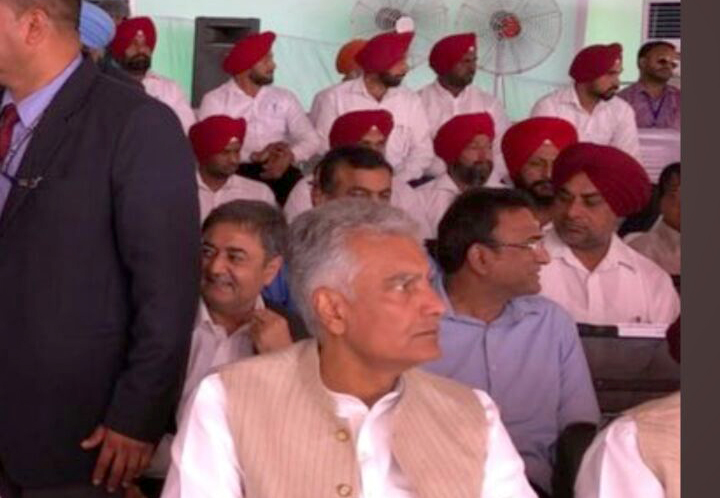 ਕੈਪਟਨ ਦੀ ਸਟੇਜ ''ਤੇ ਰਿਹਾ ਕੈਪਟਨ ਦੀ ਆਰਮੀ ਦਾ ਕਬਜ਼ਾ