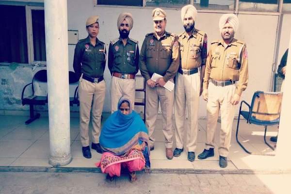 3 arrested including 205 drug pills