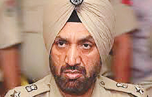 ਐਕਸਰਸਾਈਜ਼ ਕਰਦੇ ਸਮੇਂ ਡੀ. ਸੀ. ਪੀ. ਰਾਜਿੰਦਰ ਸਿੰਘ ਚੱਕਰ ਖਾ ਕੇ ਡਿੱਗੇ