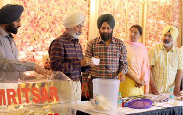 sufi group possession on liquor vends in district