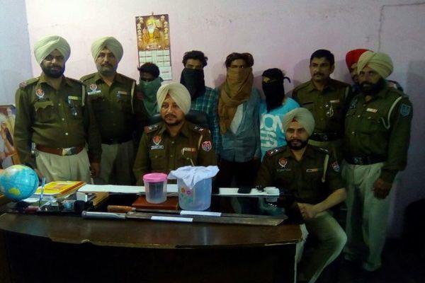 the robbery busted gang was exposed 4 arrested  2 absconding