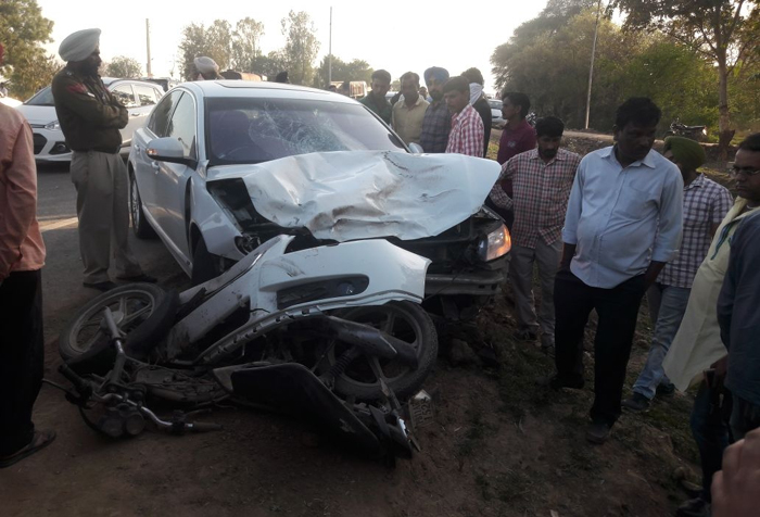 ਸੜਕ ਹਾਦਸੇ ''ਚ ਪਿਉ-ਪੁੱਤਰ ਦੀ ਮੌਤ