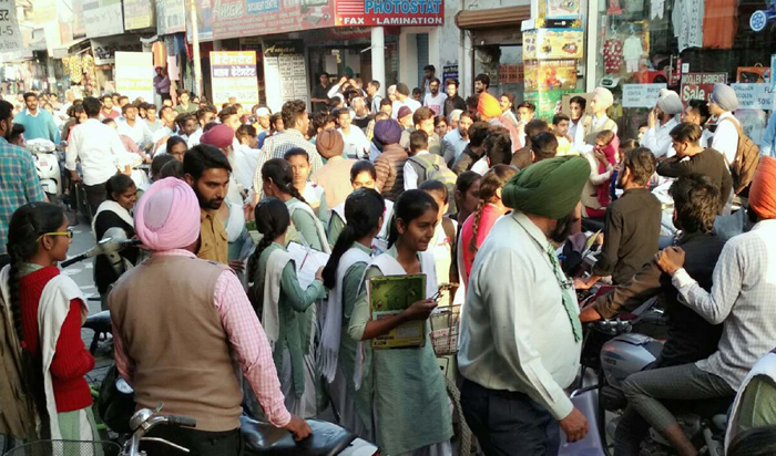 ਪ੍ਰਸ਼ਾਸਨ ਦੀ ਅਣਦੇਖੀ, 2 ਘੰਟੇ ਜਾਮ ਰਿਹਾ ਟਰੈਫਿਕ