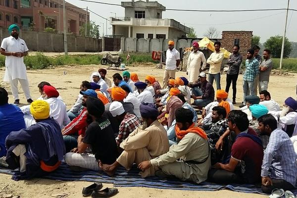 all india anti corruption morcha s s  p  ground the office