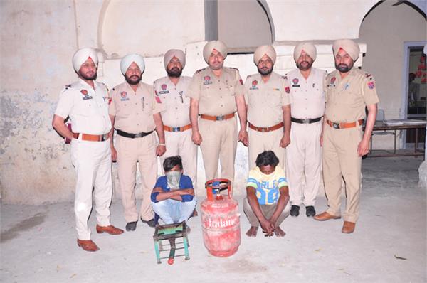 2 thief arrest