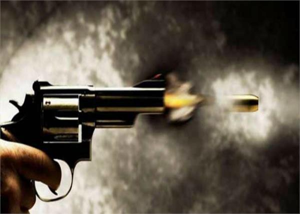 youth shot  raped girlfriend and absconded
