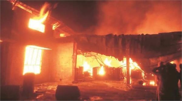 panchayat ghar gutted in fire in kashmir