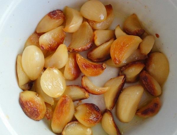 many benefits come from eating grilled garlic before sleeping