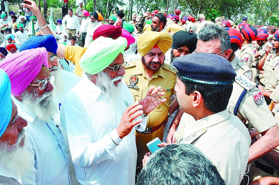 ਧਰਨਿਆਂ ਨਾਲ ''ਗਰਮਾਇਆ'' ਮੋਹਾਲੀ