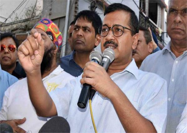 kejriwal invites maken and manoj for meeting on board