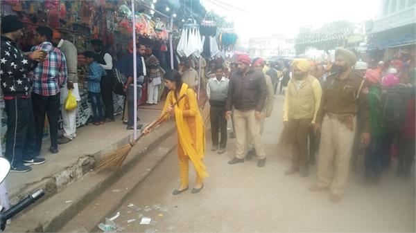 hola mohalla