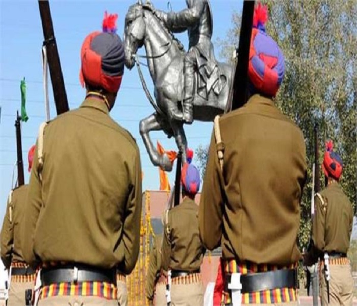 3 ਥਾਣਿਆਂ ਦੀ ਪੁਲਸ ਨੇ ਘੇਰਿਆ ਗੈਂਗਸਟਰ ਰਵਿੰਦਰ ਸਿੰਘ ਗਿਆਨ ਦਾ ਘਰ