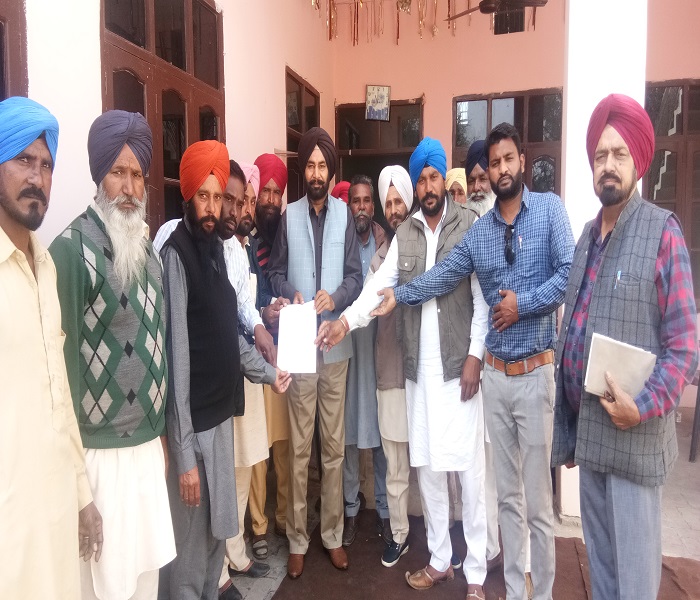 ਪੱਲੇਦਾਰ ਯੂਨੀਅਨ ਸੰਘਰਸ਼ ਕਮੇਟੀ ਨੇ ਸੁਖਦੇਵ ਭੱਟੀ ਨੂੰ ਸੌਂਪਿਆ ਮੰਗ ਪੱਤਰ