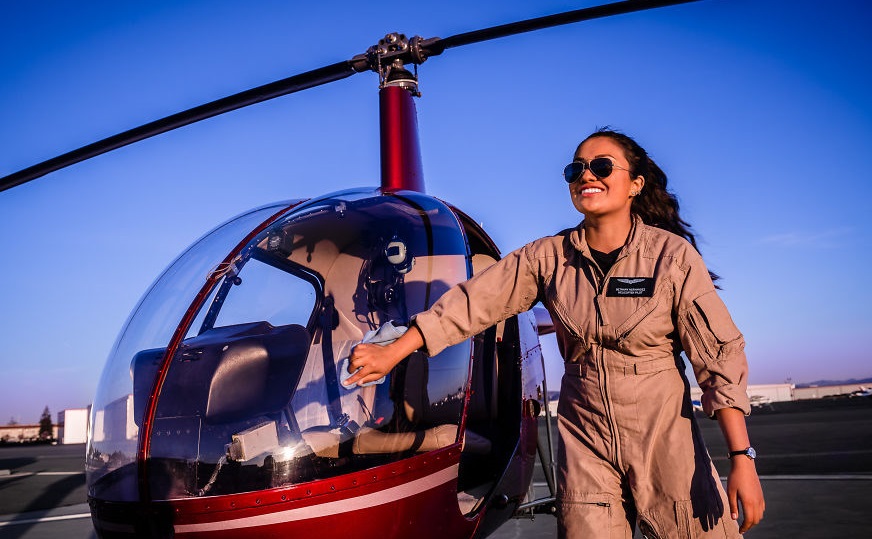 22 ਸਾਲ ਦੀ ਉਮਰ 'ਚ ਬਣੀ ਹੈਲੀਕਾਪਟਰ ਪਾਇਲਟ, ਹੌਂਸਲੇ ਨਾਲ ਸੁਪਨਾ ਕੀਤਾ ਸੱਚ