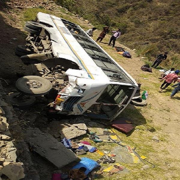 a tragic accident happened with the returnees of naina devi darshan