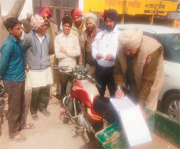 traffic police  carpenter driver