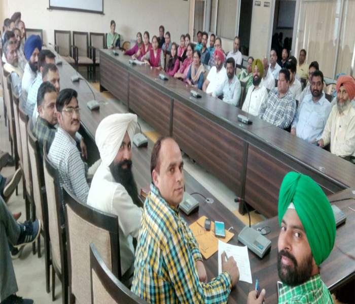 ਤਨਖਾਹ ਤੋਂ ਵਾਂਝੇ ਕਰਮਚਾਰੀਆਂ ਨੇ ਸਰਕਾਰ ਨੂੰ ਦਿੱਤਾ 2 ਦਿਨ ਦਾ ਅਲਟੀਮੇਟਮ