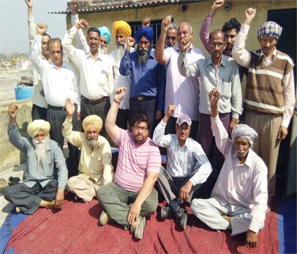 water source workers strike