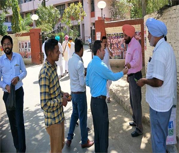 contract employees celebrate   lollipop   day