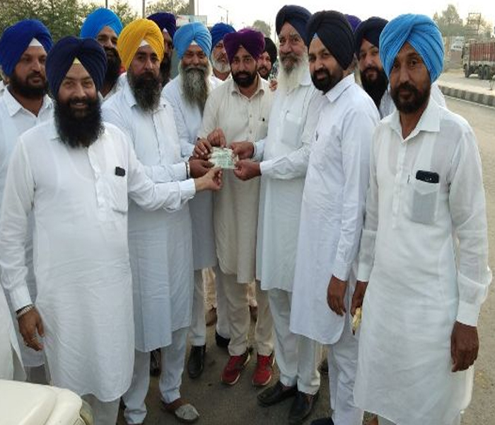 ਰੈਲੀ ਲਈ ਜਥੇਦਾਰਾਂ ਨੂੰ ਵੱਖਰੇ ਹੀ ਢੰਗ ''ਚ ਪਾਰਟੀ ਆਗੂ ਬੁਢਲਾਡਾ ਤੋਂ ਲੈ ਕੇ ਪਹੁੰਚੇ ਚੰਡੀਗੜ੍ਹ