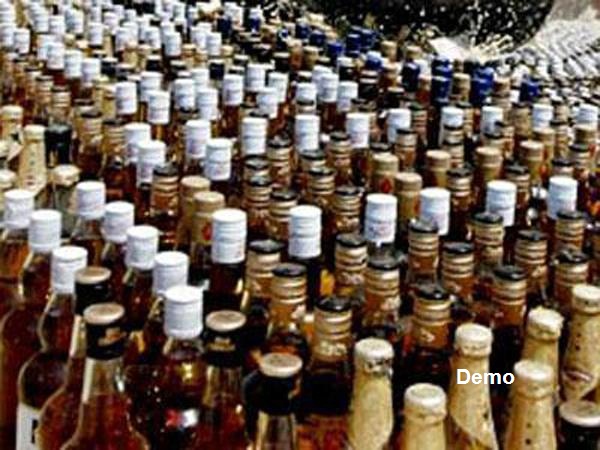 ਪਾਬੰਦੀ ਦੇ ਬਾਵਜੂਦ ਸ਼ਰਾਬ ਸਮੇਤ 10 ਪੁਲਸ ਮੁਲਾਜ਼ਮ ਗ੍ਰਿਫਤਾਰ