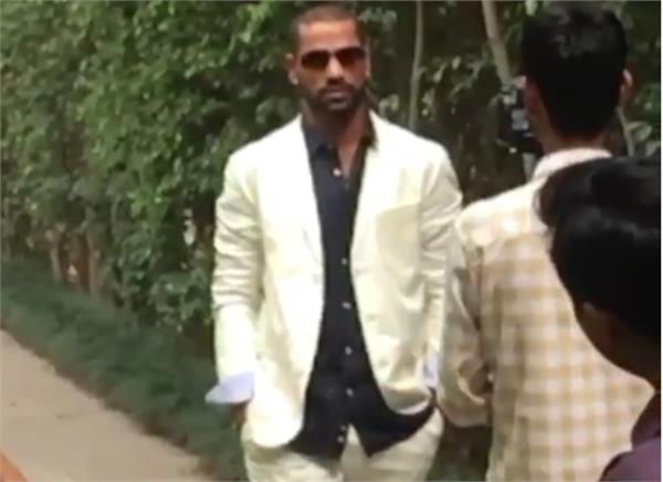 prior to the final match  dhawan has played   ghabar   choice  see video 