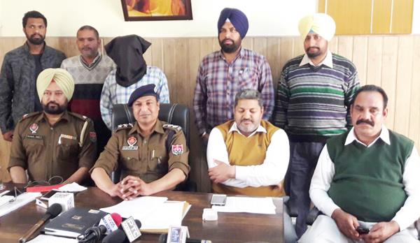 trolley driver with opium brought from bareilly