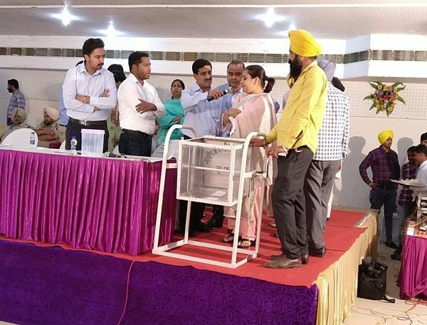 1141 applications for liquor vends  allotment of 129