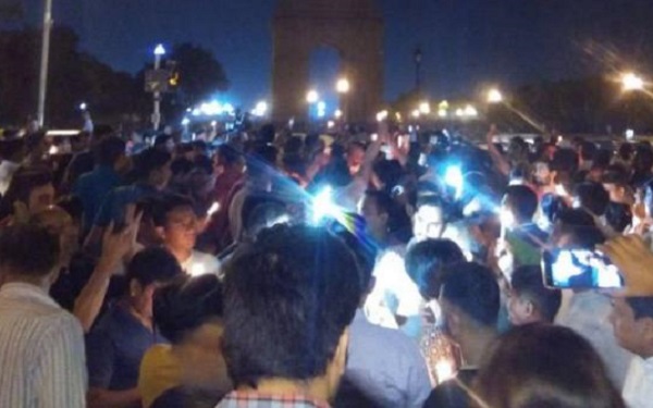 ਰਾਹੁਲ ਗਾਂਧੀ ਦਾ ਅੱਧੀ ਰਾਤ ਨੂੰ ਇੰਡੀਆ ਗੇਟ ਅੱਗੇ ਕੈਂਡਲ ਮਾਰਚ, ਸ਼ਾਮਲ ਹੋਏ ਕਈ ਵੱਡੇ ਕਾਂਗਰਸੀ ਆਗੂ