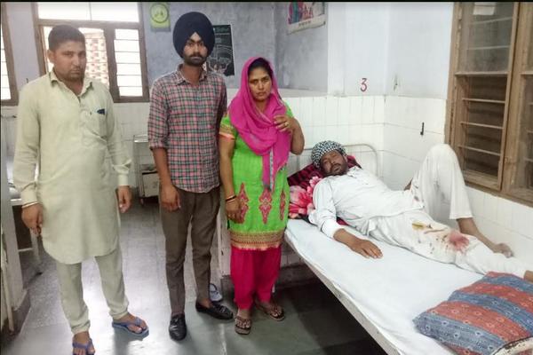 ਇਕ ਦਰਜਨ ਦੇ ਕਰੀਬ ਵਿਅਕਤੀਆਂ ਨੇ ਪੁਲਸ ਮੁਲਾਜ਼ਮ ਦੇ ਘਰ ''ਤੇ ਕੀਤਾ ਹਮਲਾ