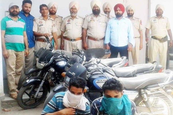 4 arrested with stolen motorcycle