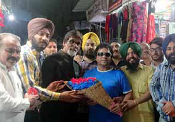 ਅਮਿਤਾਭ ਤੇ ਸਚਿਨ ਤੇਂਦੁਲਕਰ ਦੇ ਹਮਸ਼ਕਲਾਂ ਨੂੰ ਦੇਖ ਕੇ ਹੈਰਾਨ ਰਹਿ ਗਏ ਲੁਧਿਆਣਵੀ